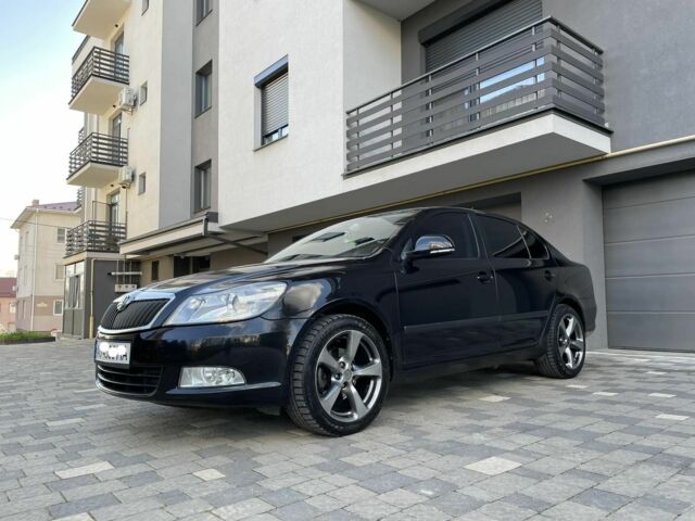 Черный Шкода Октавия, объемом двигателя 1.6 л и пробегом 219 тыс. км за 6900 $, фото 1 на Automoto.ua