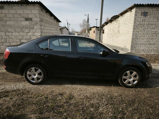 Черный Шкода Октавия, объемом двигателя 1.2 л и пробегом 252 тыс. км за 11000 $, фото 1 на Automoto.ua