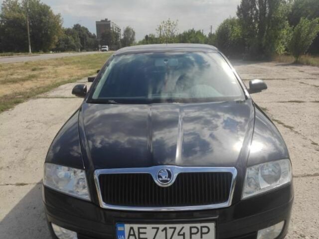 Черный Шкода Октавия, объемом двигателя 1.6 л и пробегом 212 тыс. км за 5700 $, фото 1 на Automoto.ua
