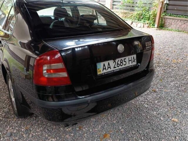 Черный Шкода Октавия, объемом двигателя 2 л и пробегом 225 тыс. км за 5900 $, фото 1 на Automoto.ua