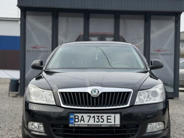 Черный Шкода Октавия, объемом двигателя 1.8 л и пробегом 209 тыс. км за 6999 $, фото 1 на Automoto.ua