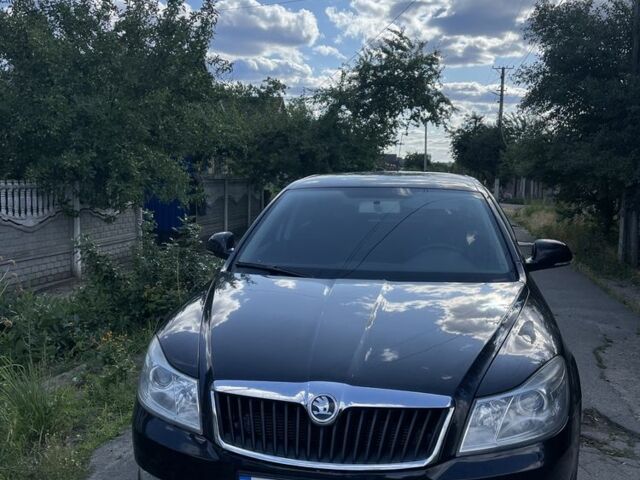 Черный Шкода Октавия, объемом двигателя 1.8 л и пробегом 270 тыс. км за 8300 $, фото 1 на Automoto.ua