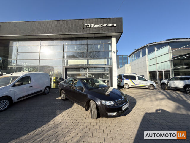 Черный Шкода Октавия, объемом двигателя 1.6 л и пробегом 38 тыс. км за 12700 $, фото 1 на Automoto.ua