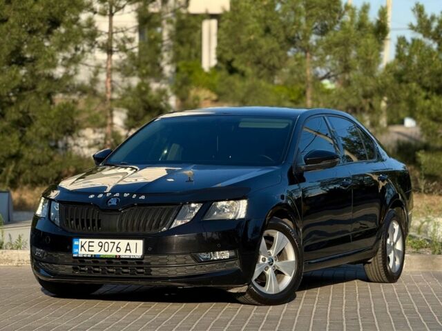 Черный Шкода Октавия, объемом двигателя 1.6 л и пробегом 250 тыс. км за 11800 $, фото 1 на Automoto.ua