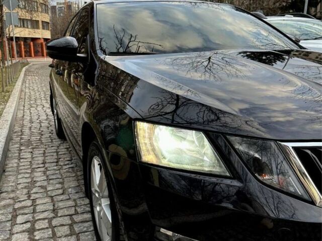 Черный Шкода Октавия, объемом двигателя 1.4 л и пробегом 134 тыс. км за 14000 $, фото 1 на Automoto.ua