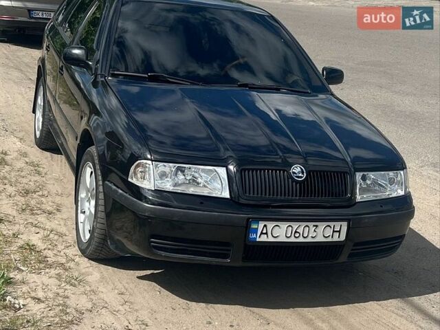 Черный Шкода Октавия, объемом двигателя 1.78 л и пробегом 350 тыс. км за 4000 $, фото 1 на Automoto.ua