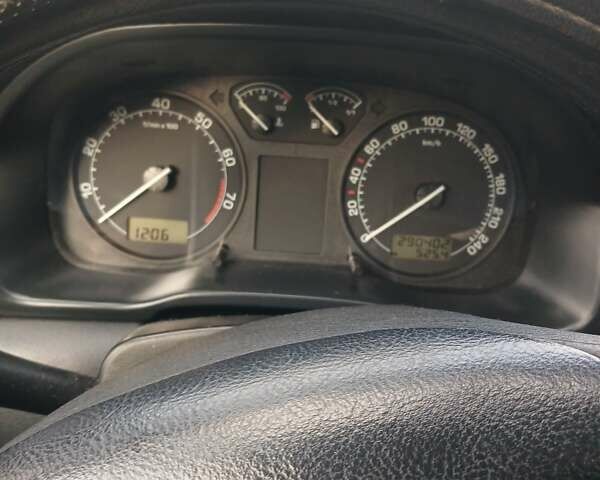 Черный Шкода Октавия, объемом двигателя 1.6 л и пробегом 291 тыс. км за 4300 $, фото 1 на Automoto.ua