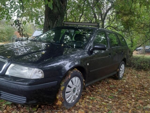 Черный Шкода Октавия, объемом двигателя 1.9 л и пробегом 379 тыс. км за 2495 $, фото 1 на Automoto.ua