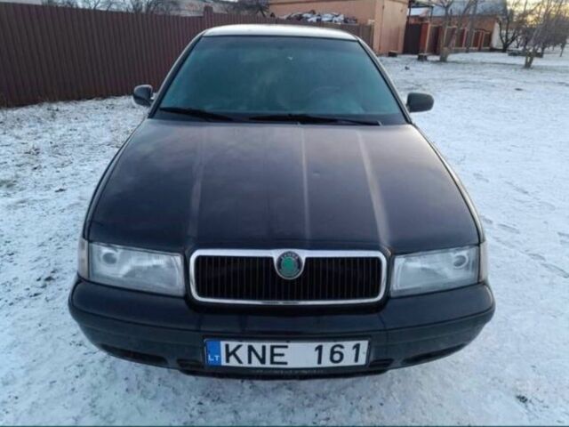 Черный Шкода Октавия, объемом двигателя 2 л и пробегом 360 тыс. км за 2700 $, фото 1 на Automoto.ua