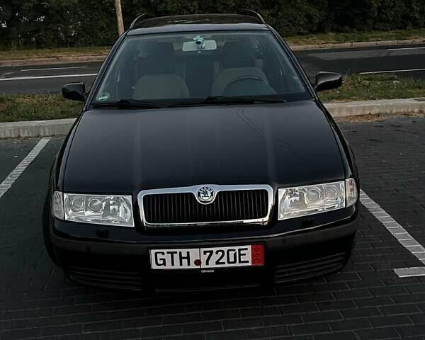 Чорний Шкода Октавія, об'ємом двигуна 1.6 л та пробігом 197 тис. км за 5028 $, фото 1 на Automoto.ua