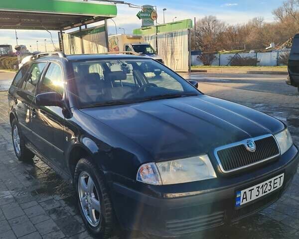 Черный Шкода Октавия, объемом двигателя 1.6 л и пробегом 221 тыс. км за 3200 $, фото 1 на Automoto.ua