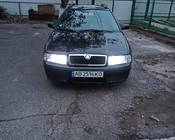 Черный Шкода Октавия, объемом двигателя 1.6 л и пробегом 183 тыс. км за 5750 $, фото 1 на Automoto.ua