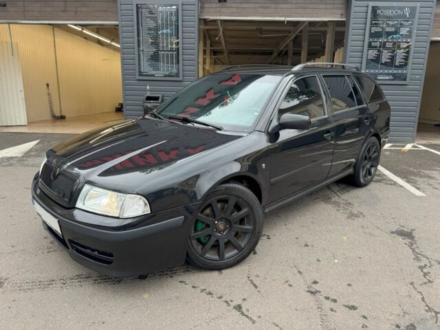 Черный Шкода Октавия, объемом двигателя 1.8 л и пробегом 252 тыс. км за 5900 $, фото 1 на Automoto.ua