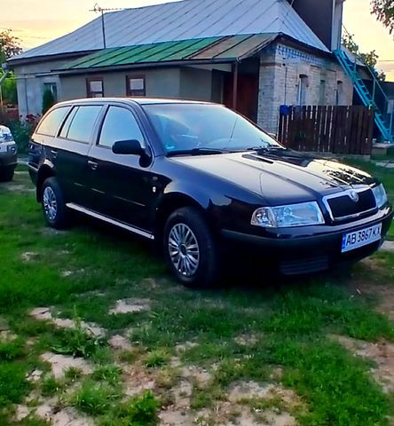 Черный Шкода Октавия, объемом двигателя 1.6 л и пробегом 0 тыс. км за 4300 $, фото 1 на Automoto.ua