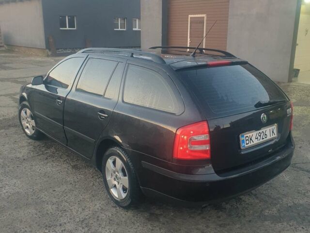 Чорний Шкода Октавія, об'ємом двигуна 1.6 л та пробігом 213 тис. км за 5500 $, фото 1 на Automoto.ua
