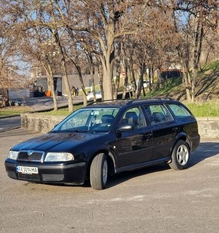 Черный Шкода Октавия, объемом двигателя 1.6 л и пробегом 277 тыс. км за 4800 $, фото 1 на Automoto.ua
