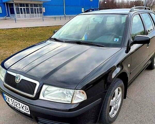 Черный Шкода Октавия, объемом двигателя 1.6 л и пробегом 278 тыс. км за 5500 $, фото 1 на Automoto.ua