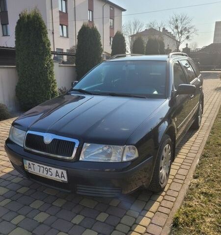 Черный Шкода Октавия, объемом двигателя 1.6 л и пробегом 307 тыс. км за 3950 $, фото 1 на Automoto.ua