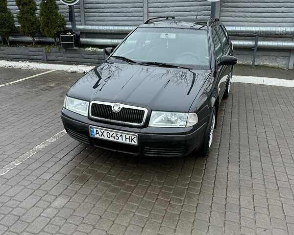 Черный Шкода Октавия, объемом двигателя 1.6 л и пробегом 261 тыс. км за 5700 $, фото 1 на Automoto.ua