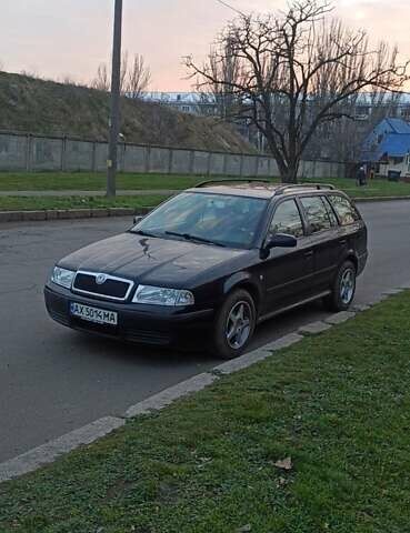 Черный Шкода Октавия, объемом двигателя 1.6 л и пробегом 277 тыс. км за 4700 $, фото 1 на Automoto.ua