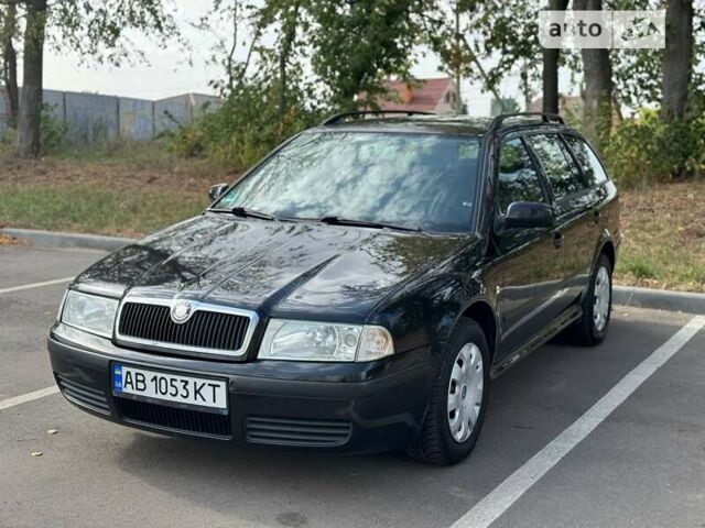 Черный Шкода Октавия, объемом двигателя 1.6 л и пробегом 223 тыс. км за 4850 $, фото 1 на Automoto.ua