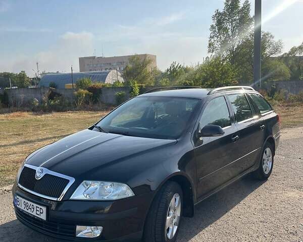 Черный Шкода Октавия, объемом двигателя 1.6 л и пробегом 268 тыс. км за 5700 $, фото 1 на Automoto.ua