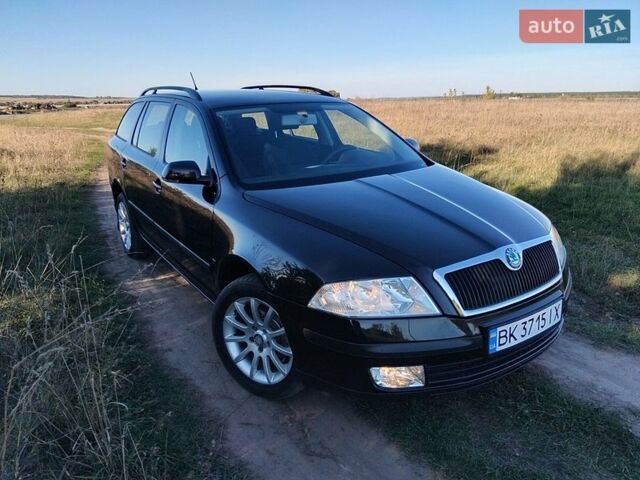Чорний Шкода Октавія, об'ємом двигуна 1.6 л та пробігом 299 тис. км за 4999 $, фото 1 на Automoto.ua