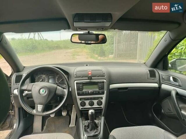 Черный Шкода Октавия, объемом двигателя 2.01 л и пробегом 290 тыс. км за 4700 $, фото 1 на Automoto.ua