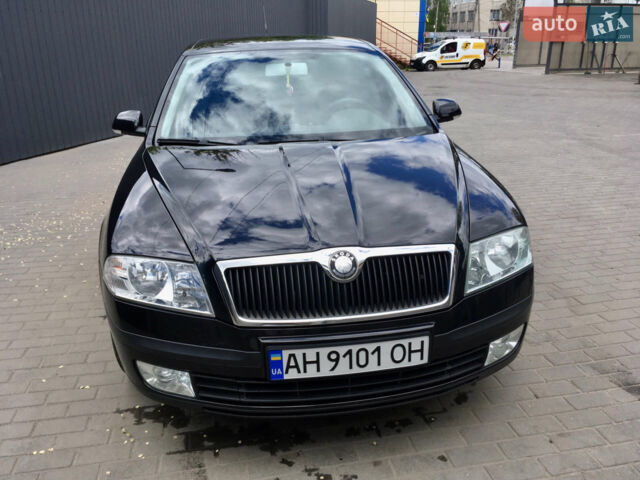 Черный Шкода Октавия, объемом двигателя 1.6 л и пробегом 222 тыс. км за 5700 $, фото 1 на Automoto.ua