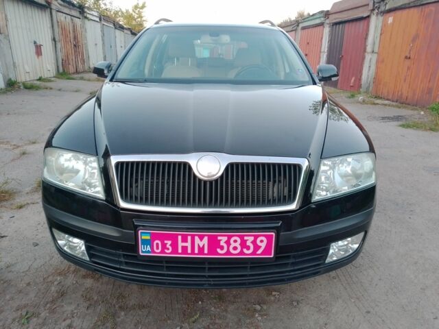 Черный Шкода Октавия, объемом двигателя 1.6 л и пробегом 260 тыс. км за 6300 $, фото 1 на Automoto.ua