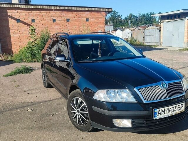Черный Шкода Октавия, объемом двигателя 1.6 л и пробегом 240 тыс. км за 4800 $, фото 1 на Automoto.ua