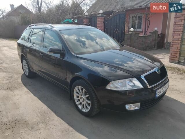 Черный Шкода Октавия, объемом двигателя 1.6 л и пробегом 299 тыс. км за 5300 $, фото 1 на Automoto.ua