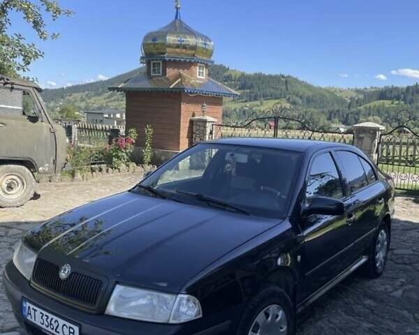 Черный Шкода Октавия, объемом двигателя 1.6 л и пробегом 252 тыс. км за 3300 $, фото 1 на Automoto.ua