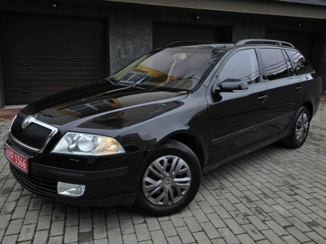 Черный Шкода Октавия, объемом двигателя 1.6 л и пробегом 256 тыс. км за 6300 $, фото 1 на Automoto.ua