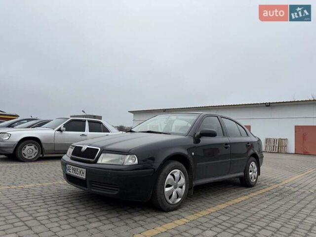 Черный Шкода Октавия, объемом двигателя 1.6 л и пробегом 207 тыс. км за 5100 $, фото 1 на Automoto.ua
