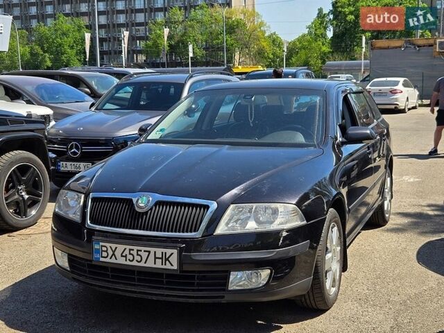 Черный Шкода Октавия, объемом двигателя 2 л и пробегом 238 тыс. км за 4999 $, фото 1 на Automoto.ua