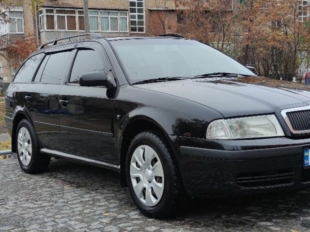 Чорний Шкода Октавія, об'ємом двигуна 1.8 л та пробігом 260 тис. км за 5588 $, фото 1 на Automoto.ua