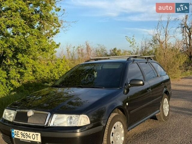 Черный Шкода Октавия, объемом двигателя 1.6 л и пробегом 276 тыс. км за 5200 $, фото 1 на Automoto.ua