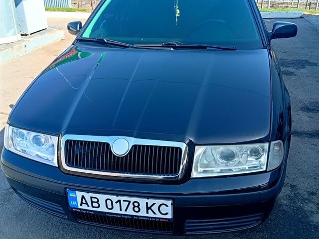 Черный Шкода Октавия, объемом двигателя 1.6 л и пробегом 244 тыс. км за 5200 $, фото 1 на Automoto.ua