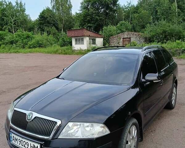 Черный Шкода Октавия, объемом двигателя 1.6 л и пробегом 249 тыс. км за 6300 $, фото 1 на Automoto.ua