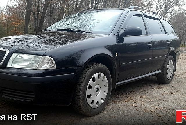 Черный Шкода Октавия, объемом двигателя 1.6 л и пробегом 229 тыс. км за 6300 $, фото 1 на Automoto.ua