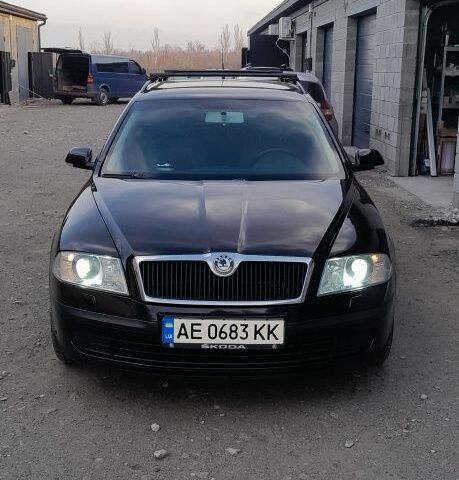 Черный Шкода Октавия, объемом двигателя 1.6 л и пробегом 260 тыс. км за 7400 $, фото 1 на Automoto.ua