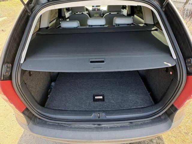 Черный Шкода Октавия, объемом двигателя 2 л и пробегом 248 тыс. км за 7800 $, фото 1 на Automoto.ua