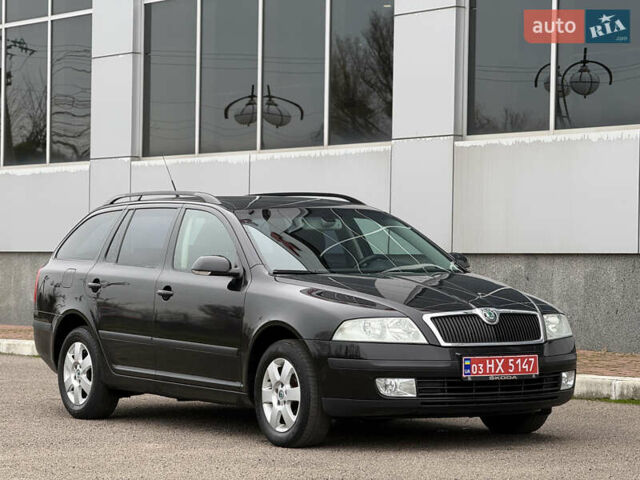 Черный Шкода Октавия, объемом двигателя 1.6 л и пробегом 211 тыс. км за 6500 $, фото 1 на Automoto.ua