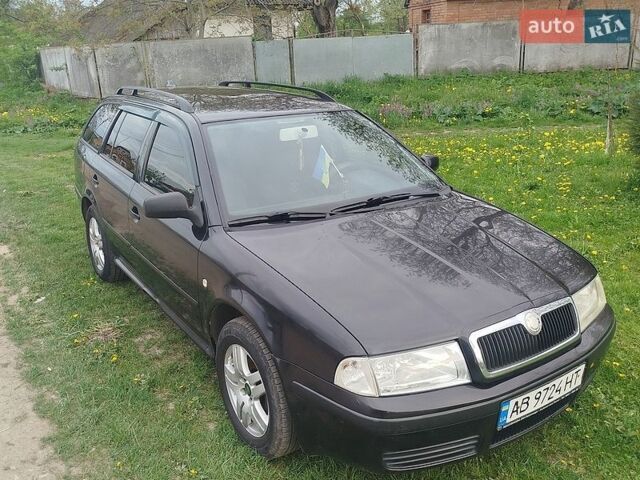 Черный Шкода Октавия, объемом двигателя 1.6 л и пробегом 273 тыс. км за 4999 $, фото 1 на Automoto.ua