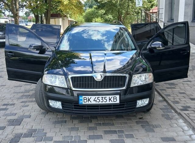 Чорний Шкода Октавія, об'ємом двигуна 1.6 л та пробігом 278 тис. км за 5300 $, фото 1 на Automoto.ua