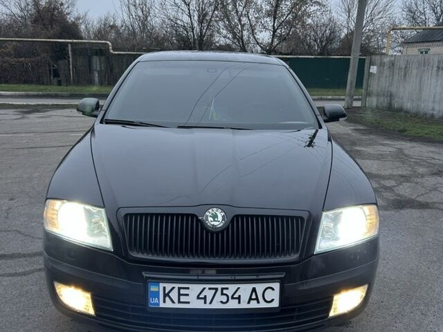 Черный Шкода Октавия, объемом двигателя 2 л и пробегом 286 тыс. км за 9000 $, фото 1 на Automoto.ua