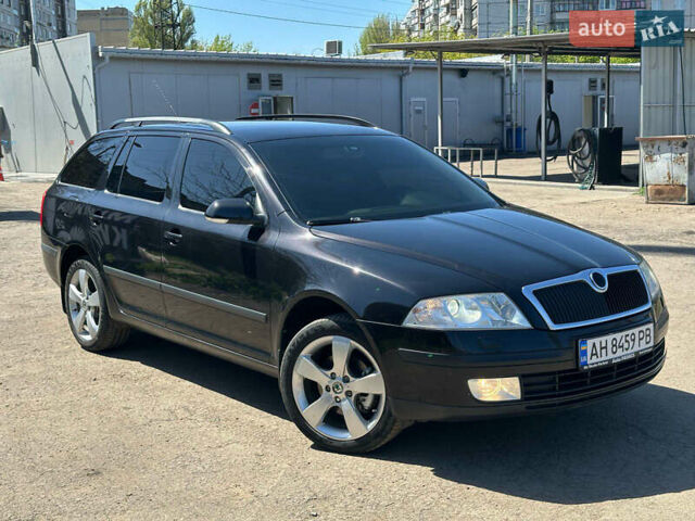 Черный Шкода Октавия, объемом двигателя 1.8 л и пробегом 200 тыс. км за 6700 $, фото 1 на Automoto.ua