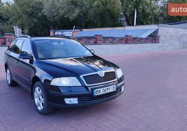 Черный Шкода Октавия, объемом двигателя 2 л и пробегом 275 тыс. км за 7600 $, фото 1 на Automoto.ua