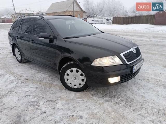 Черный Шкода Октавия, объемом двигателя 1.6 л и пробегом 246 тыс. км за 6640 $, фото 1 на Automoto.ua